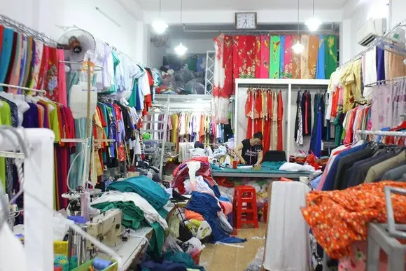 Bộ ấm chén men đỏ cho lễ dâng trà